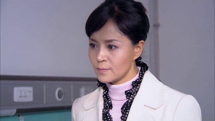 袖珍妈妈何倩扮演者（袖珍妈妈何倩扮演者叫什么）