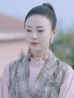 曼妮的扮演者（曼妮的扮演者叫什么）